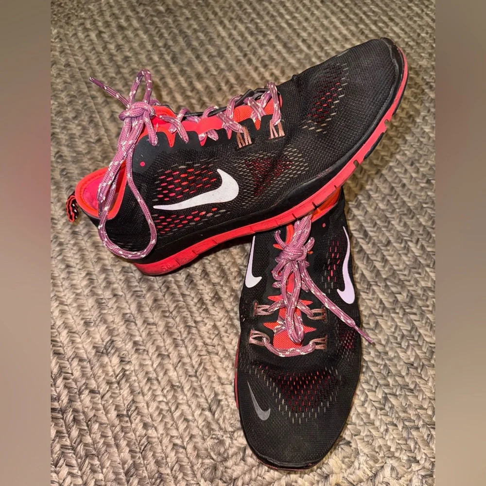 Nike Free TR Fit 4 black and pink Sneakers 7.5 great condition